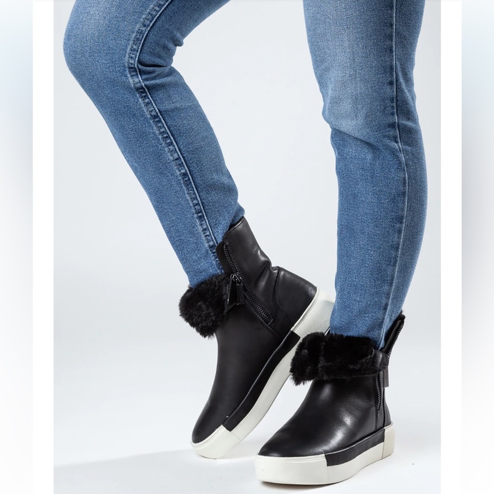 Waterproof faux fur black leather booties size US 7 EU37